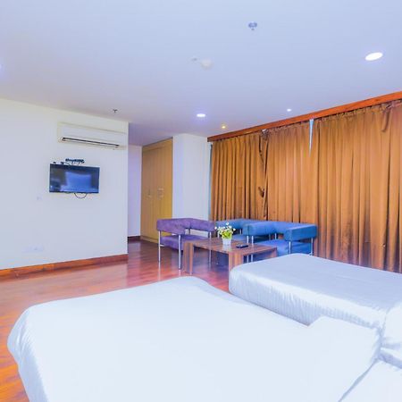 Hyphen Business Hotel โนอิดา ภายนอก รูปภาพ