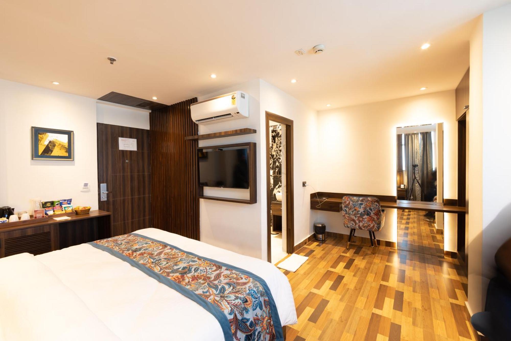 Hyphen Business Hotel โนอิดา ภายนอก รูปภาพ
