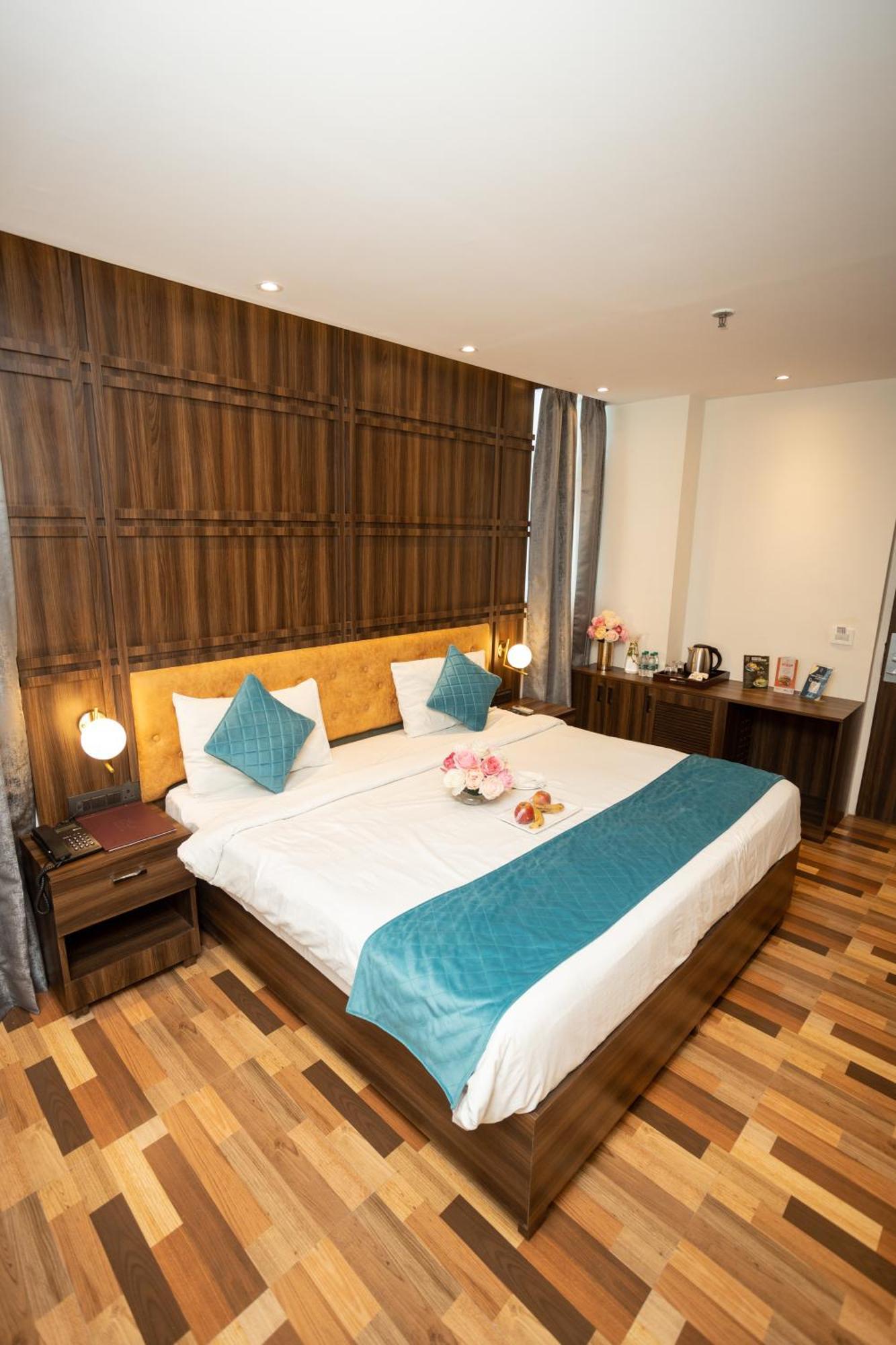 Hyphen Business Hotel โนอิดา ภายนอก รูปภาพ