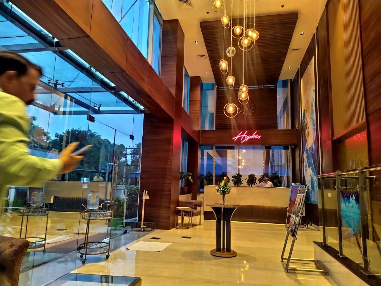 Hyphen Business Hotel โนอิดา ภายนอก รูปภาพ