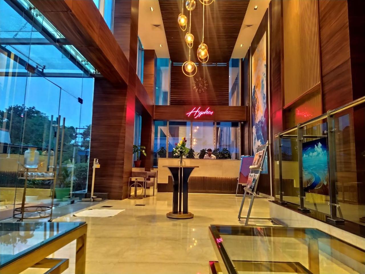 Hyphen Business Hotel โนอิดา ภายนอก รูปภาพ