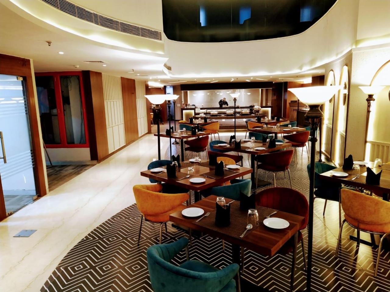 Hyphen Business Hotel โนอิดา ภายนอก รูปภาพ