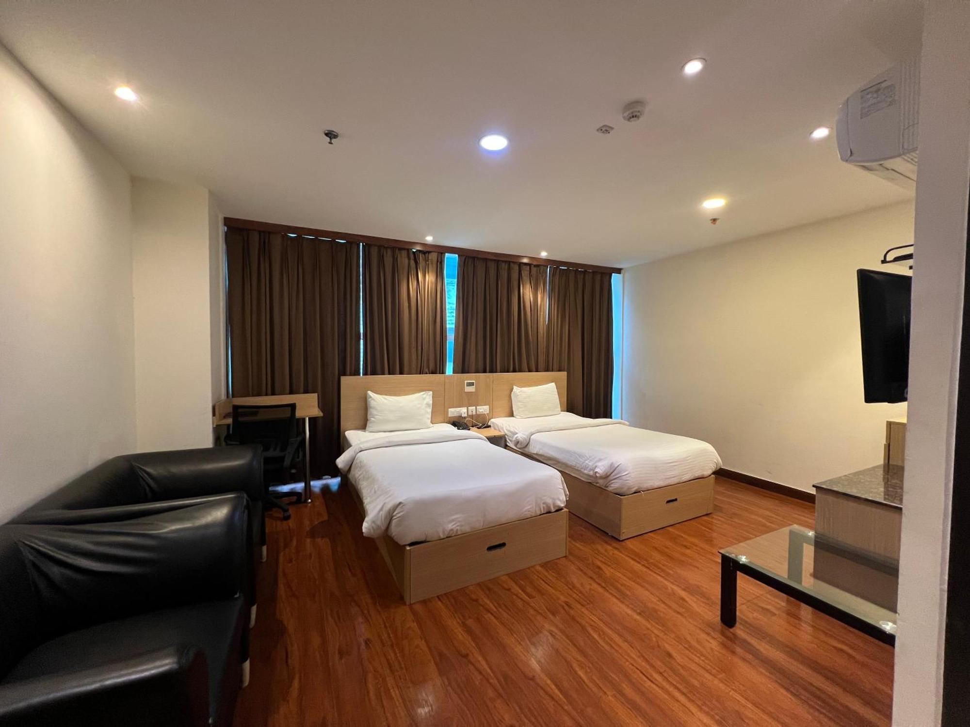 Hyphen Business Hotel โนอิดา ภายนอก รูปภาพ