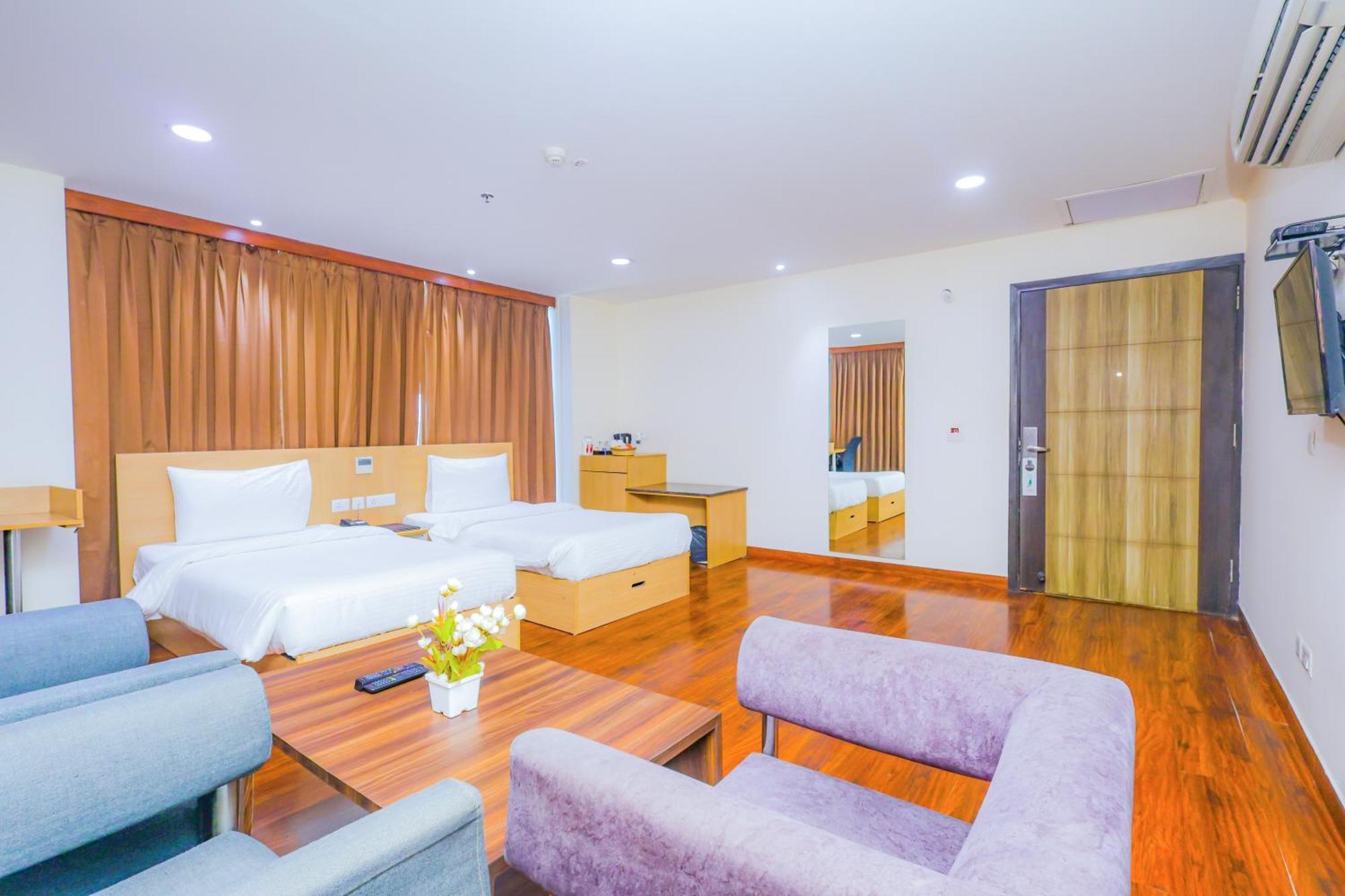 Hyphen Business Hotel โนอิดา ภายนอก รูปภาพ