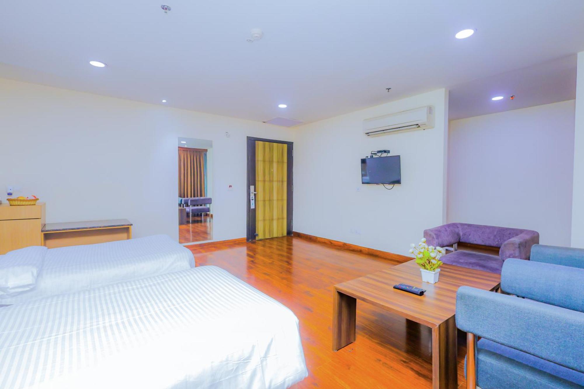 Hyphen Business Hotel โนอิดา ภายนอก รูปภาพ