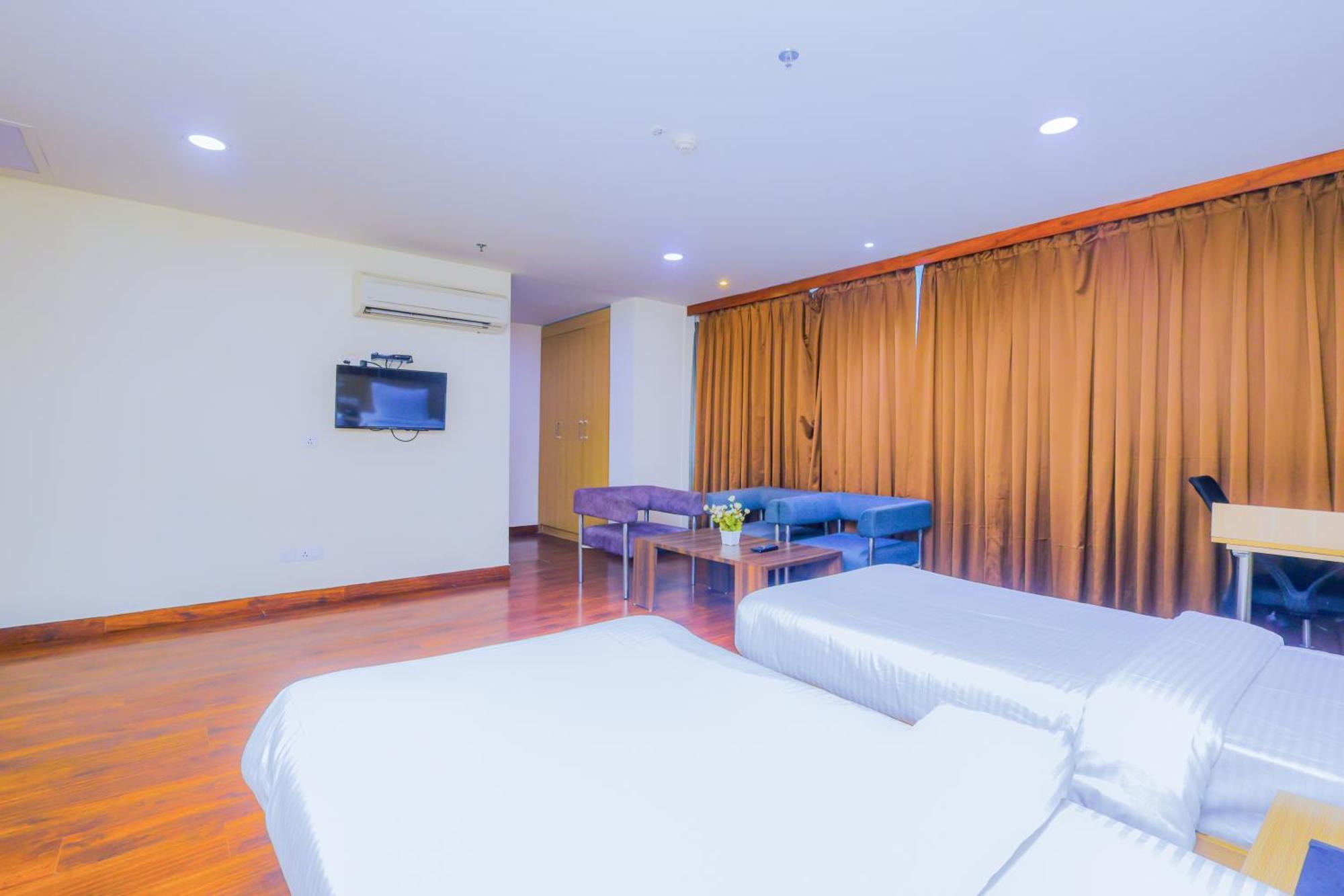 Hyphen Business Hotel โนอิดา ภายนอก รูปภาพ