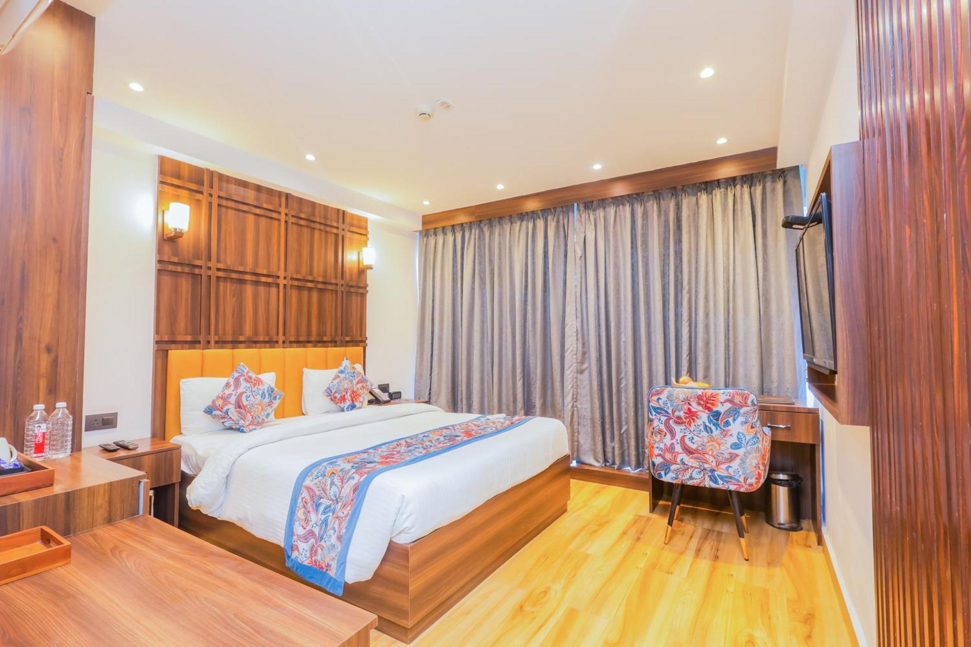 Hyphen Business Hotel โนอิดา ภายนอก รูปภาพ