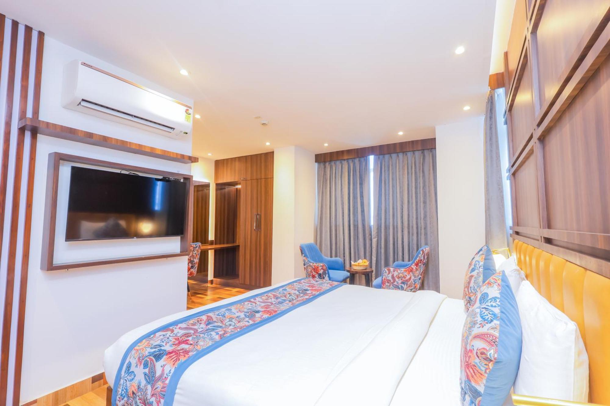 Hyphen Business Hotel โนอิดา ภายนอก รูปภาพ