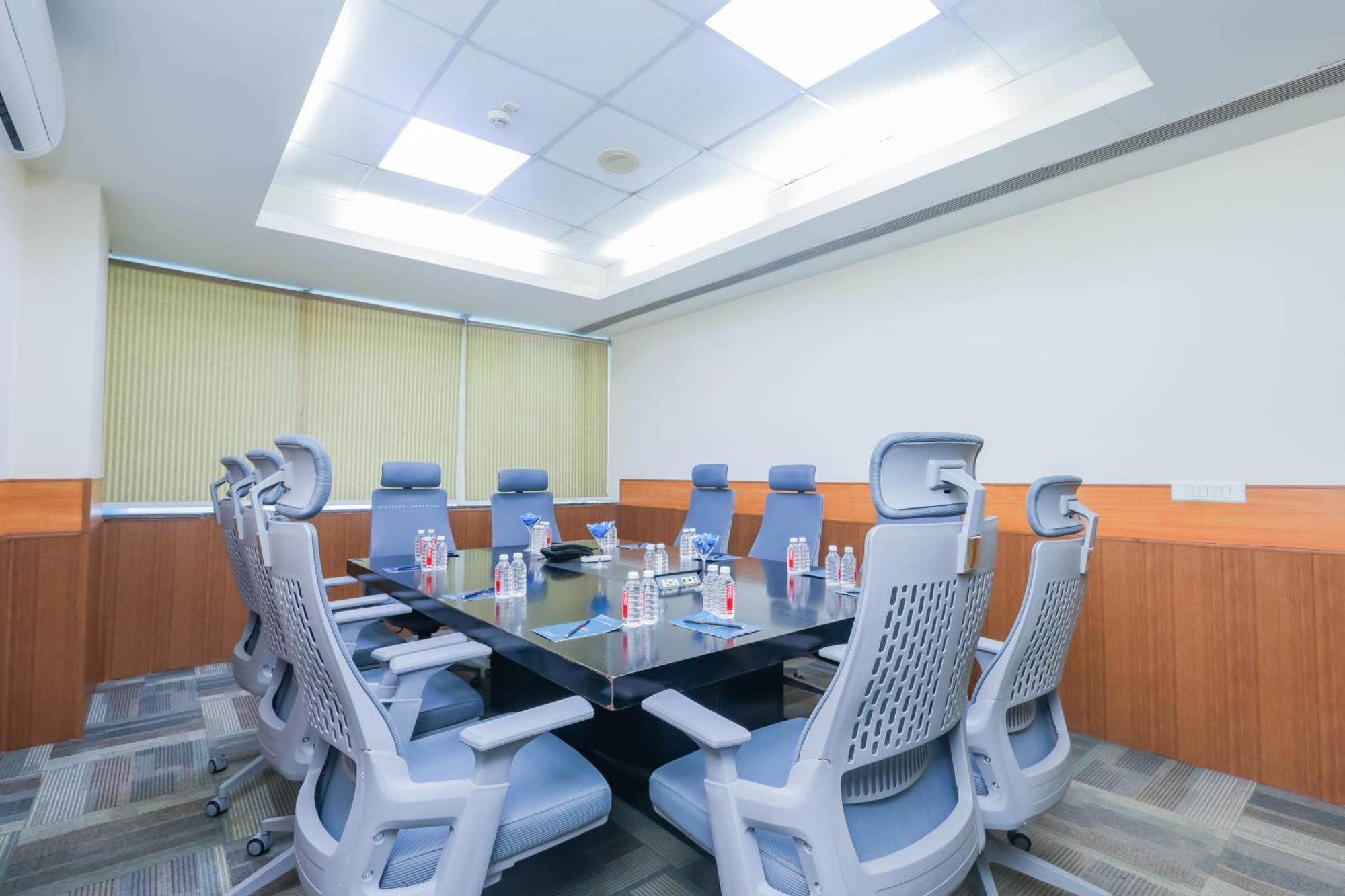 Hyphen Business Hotel โนอิดา ภายนอก รูปภาพ