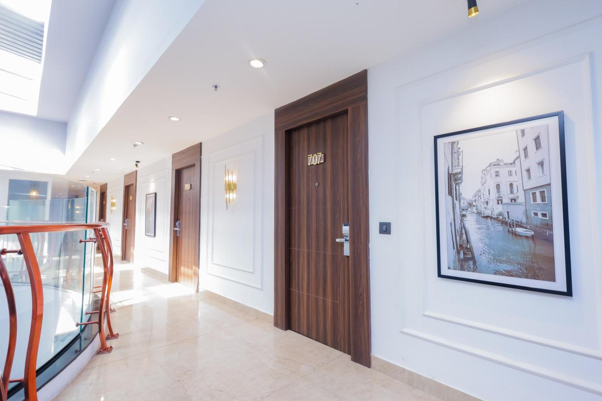 Hyphen Business Hotel โนอิดา ภายนอก รูปภาพ