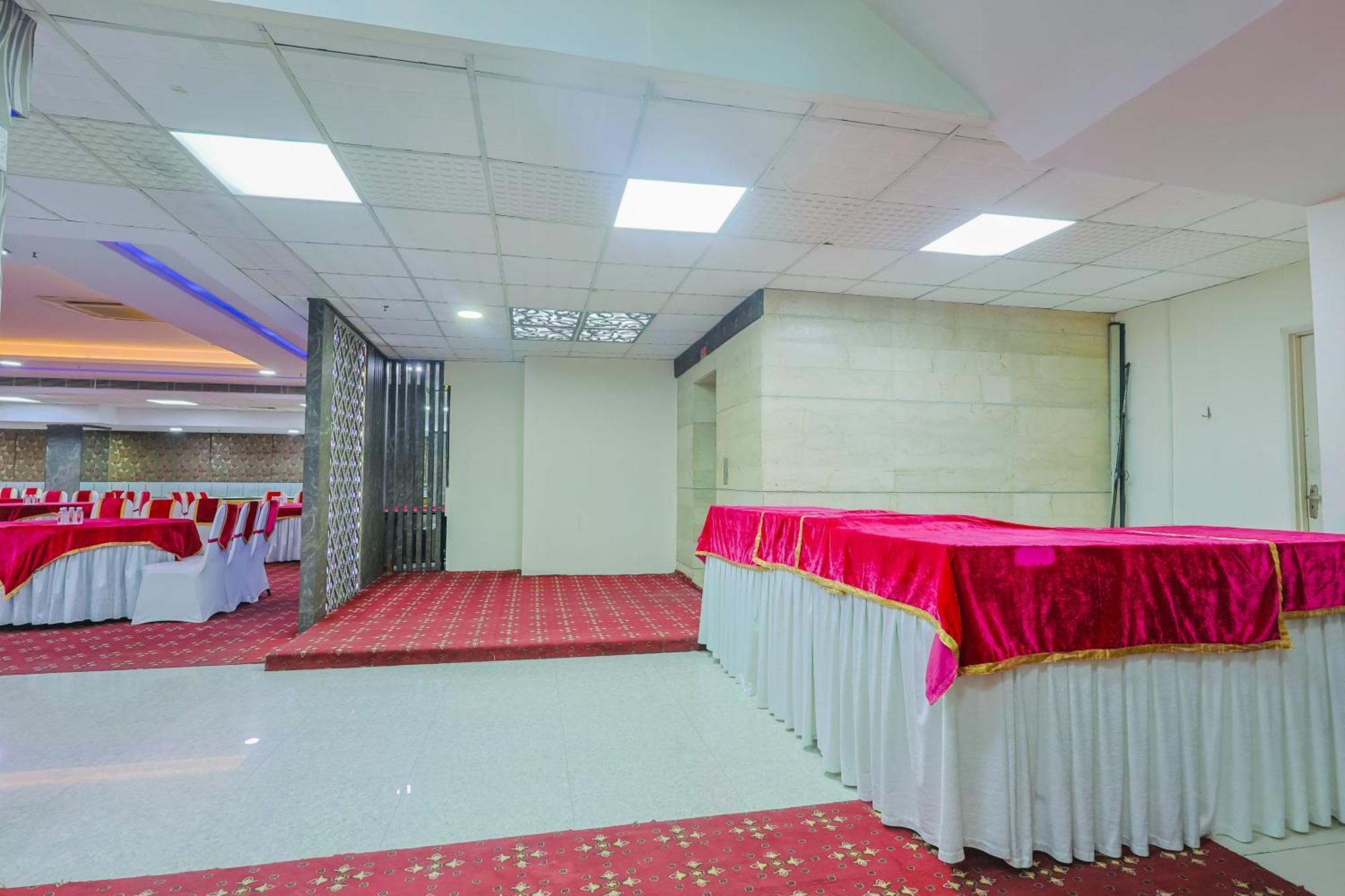 Hyphen Business Hotel โนอิดา ภายนอก รูปภาพ