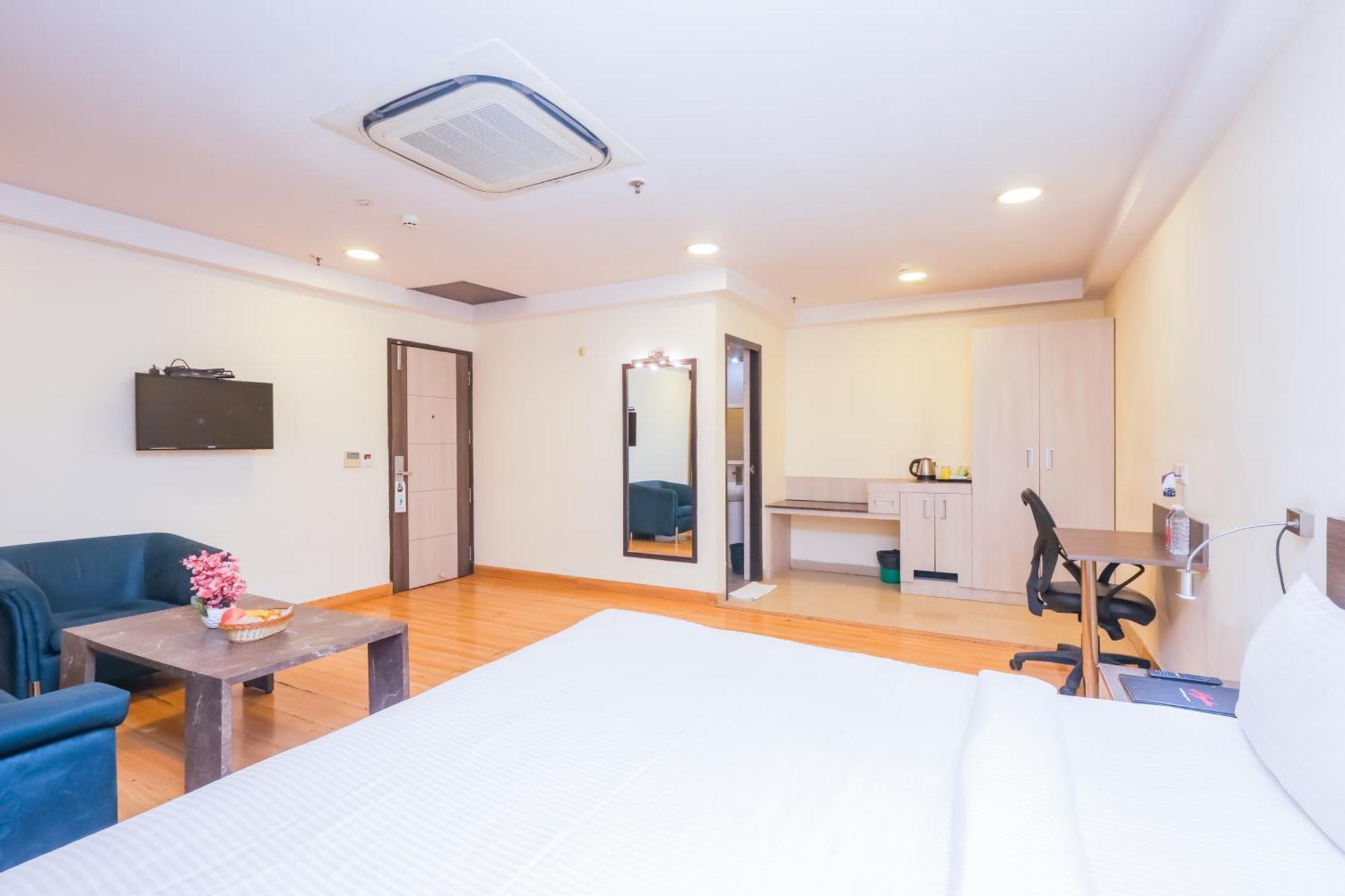 Hyphen Business Hotel โนอิดา ภายนอก รูปภาพ